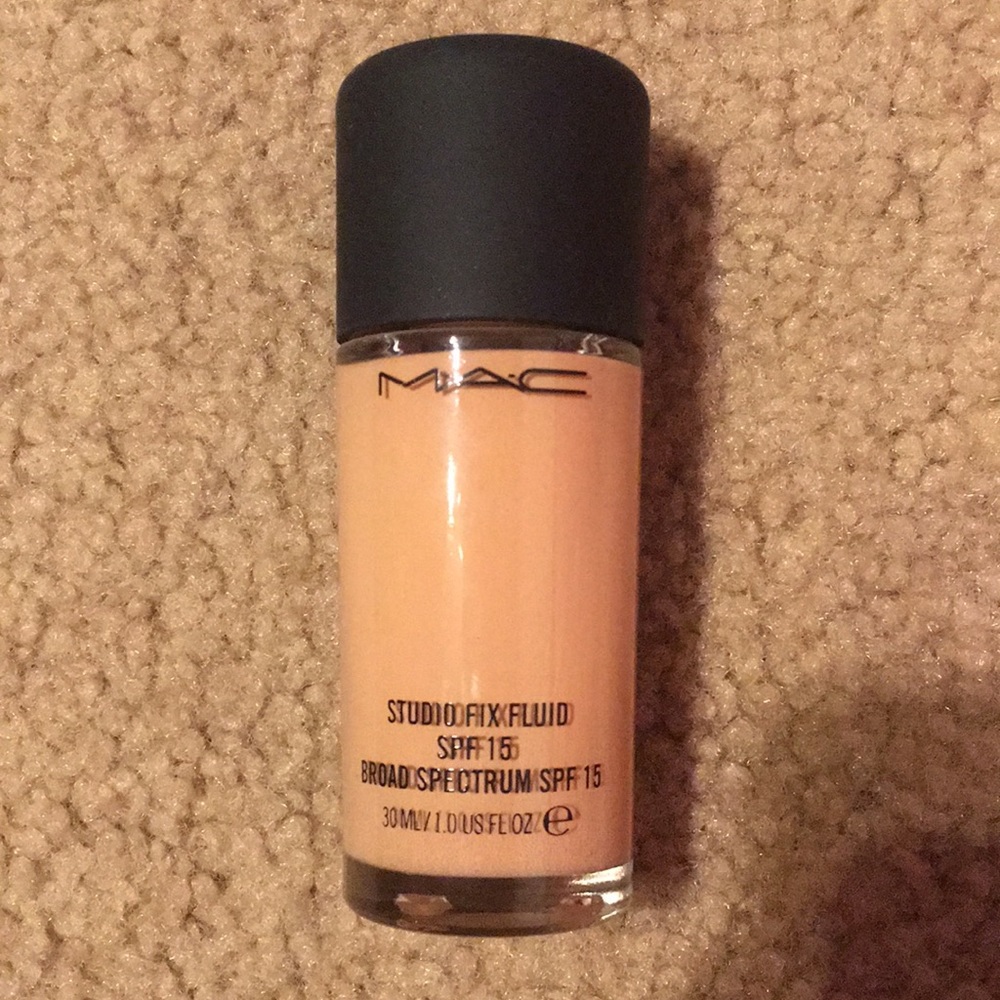 Mac Studio Fix Fluid SPF15